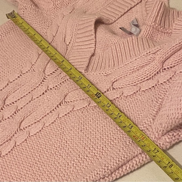 Old Navy Fisherman’s Sweater Pink  Women’s Size M Cable Knit  V-Neck - Picture 9 of 10